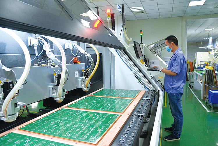 滬電股份技術(shù)服務(wù)投資價(jià)值分析 機(jī)遇與挑戰(zhàn)并存